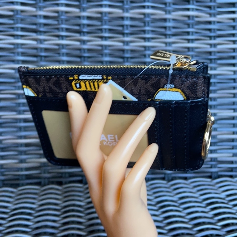 NEW YORK CITY Jet Set Travel Sm TZ Coinpouch - Picture 11 of 16